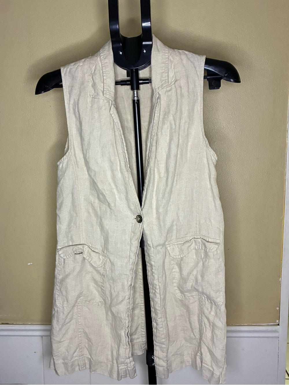 Tahari Cream Sleeveless Long Vest with Patch Pockets